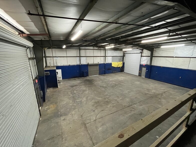 5180-5186 52nd St, Clearwater, FL for lease - Interior Photo - Image 3 of 12