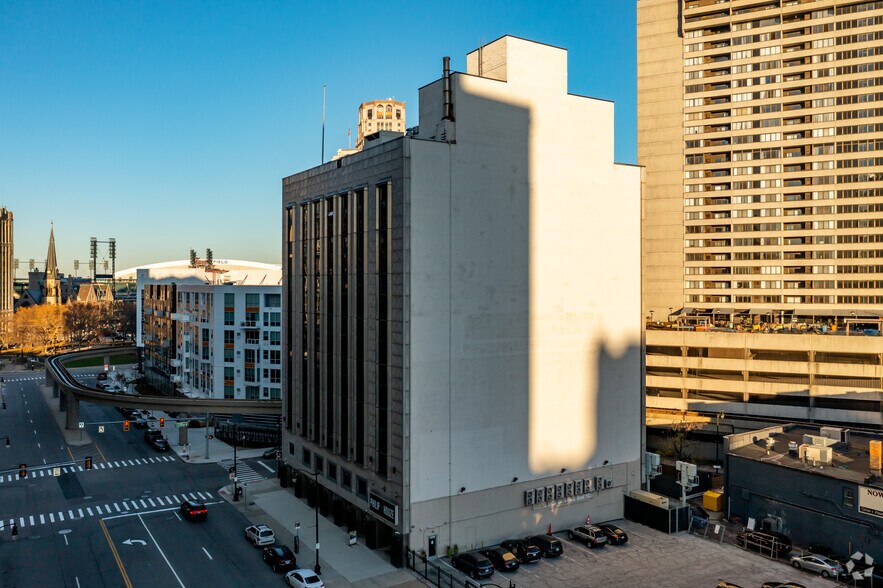 415 Clifford St, Detroit, MI à louer - Photo du bâtiment - Image 2 de 4