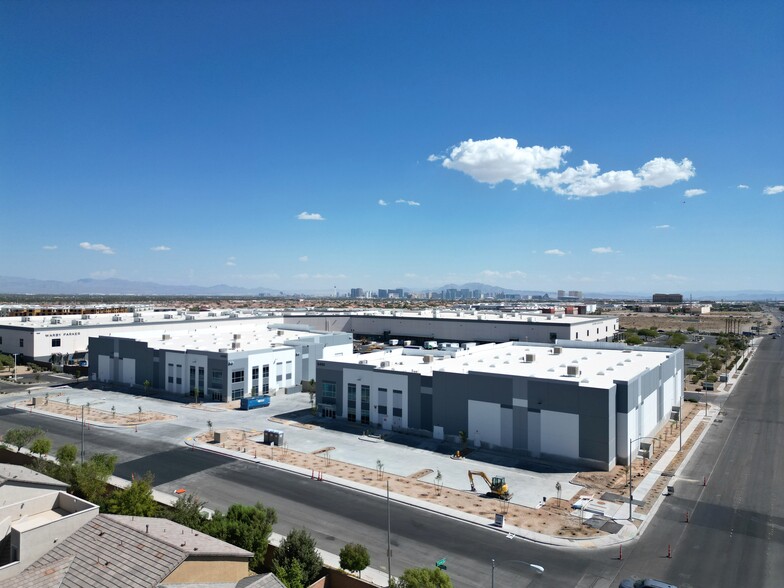 6430 West Sunset Industrial Park way, Las Vegas, NV à louer - Photo du bâtiment - Image 1 de 2