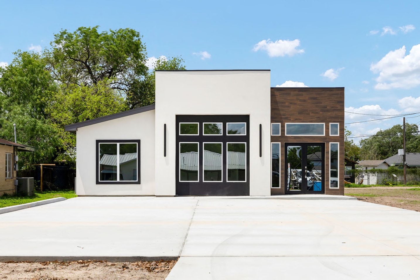 614 S Missouri Ave, Weslaco, TX for sale Primary Photo- Image 1 of 2