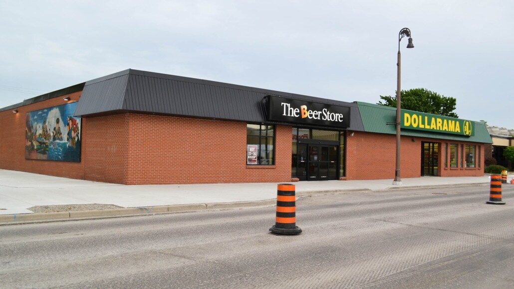 10 Queen St, Chatham-Kent, ON à vendre Photo principale- Image 1 de 1