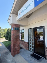 3291 S Thompson St, Springdale, AR for lease Interior Photo- Image 1 of 19