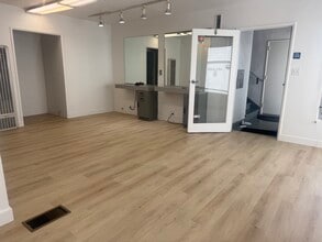 476 S San Vicente Blvd, Los Angeles, CA for lease Interior Photo- Image 1 of 7
