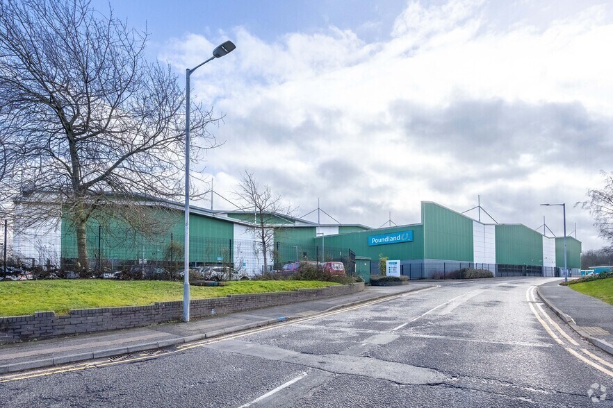 Springvale Av, Bilston à louer - Photo du bâtiment - Image 2 de 2