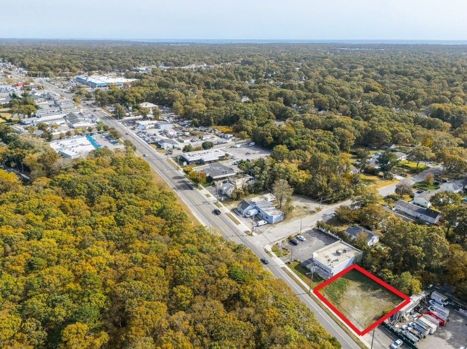 586 Montauk Highway, Shirley, NY à louer Photo principale- Image 1 de 7
