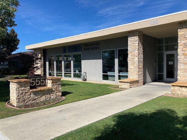 555 Veterans Blvd, Redwood City, CA for lease - Building Photo - Image 1 of 20