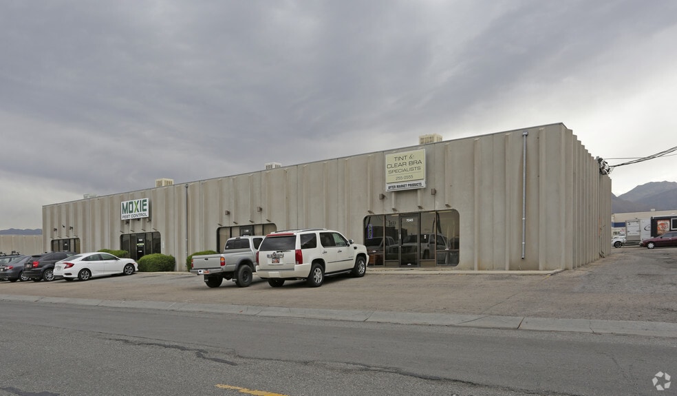 7023-7045 S 400 W, Midvale, UT à louer - Photo du bâtiment - Image 2 de 5