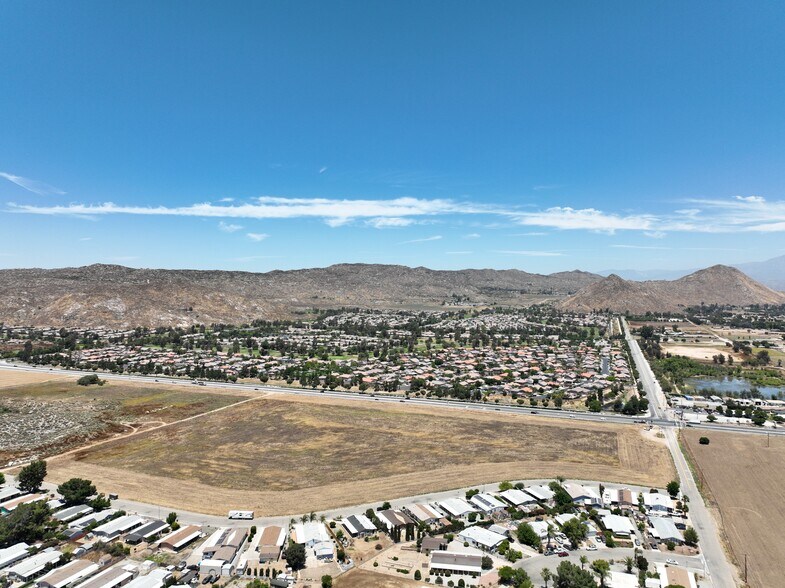 California Avenue, Hemet, CA for sale - Aerial - Image 3 of 4
