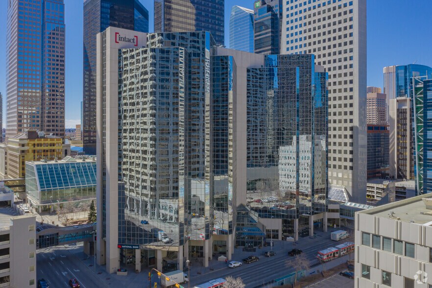 321 6th Ave SW, Calgary, AB à louer - Photo du bâtiment - Image 2 de 5