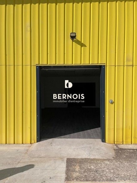 Flex in La Garde for lease - Building Photo - Image 3 of 8