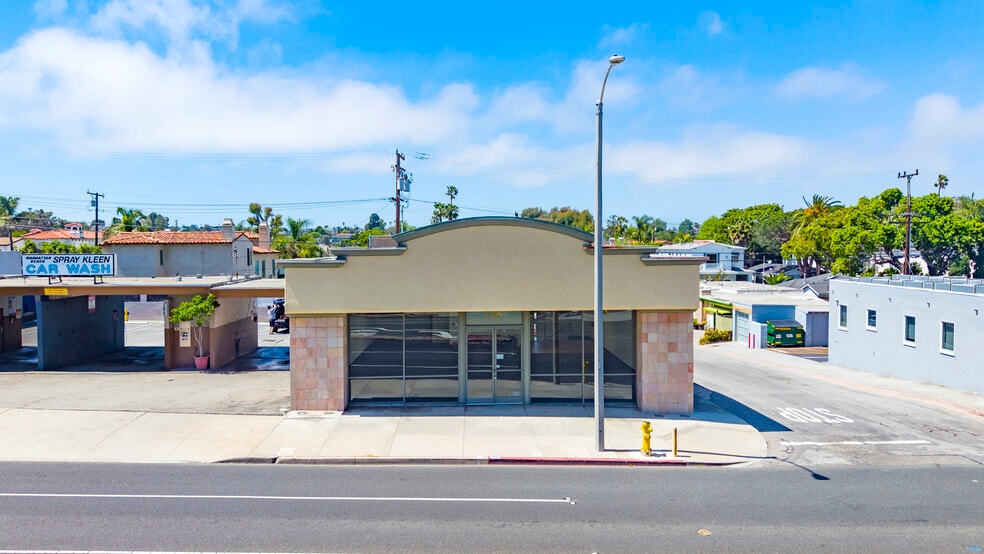 1315 N Sepulveda Blvd, Manhattan Beach, CA à louer - Photo du bâtiment - Image 2 de 14