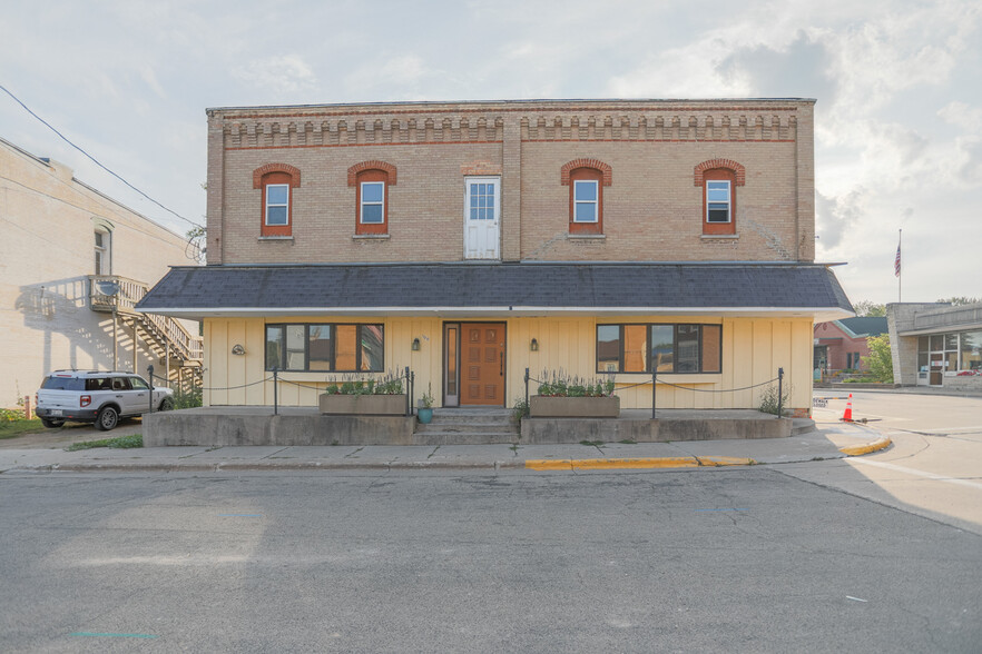 100 N Lake St, Gillett, WI for sale - Building Photo - Image 1 of 1