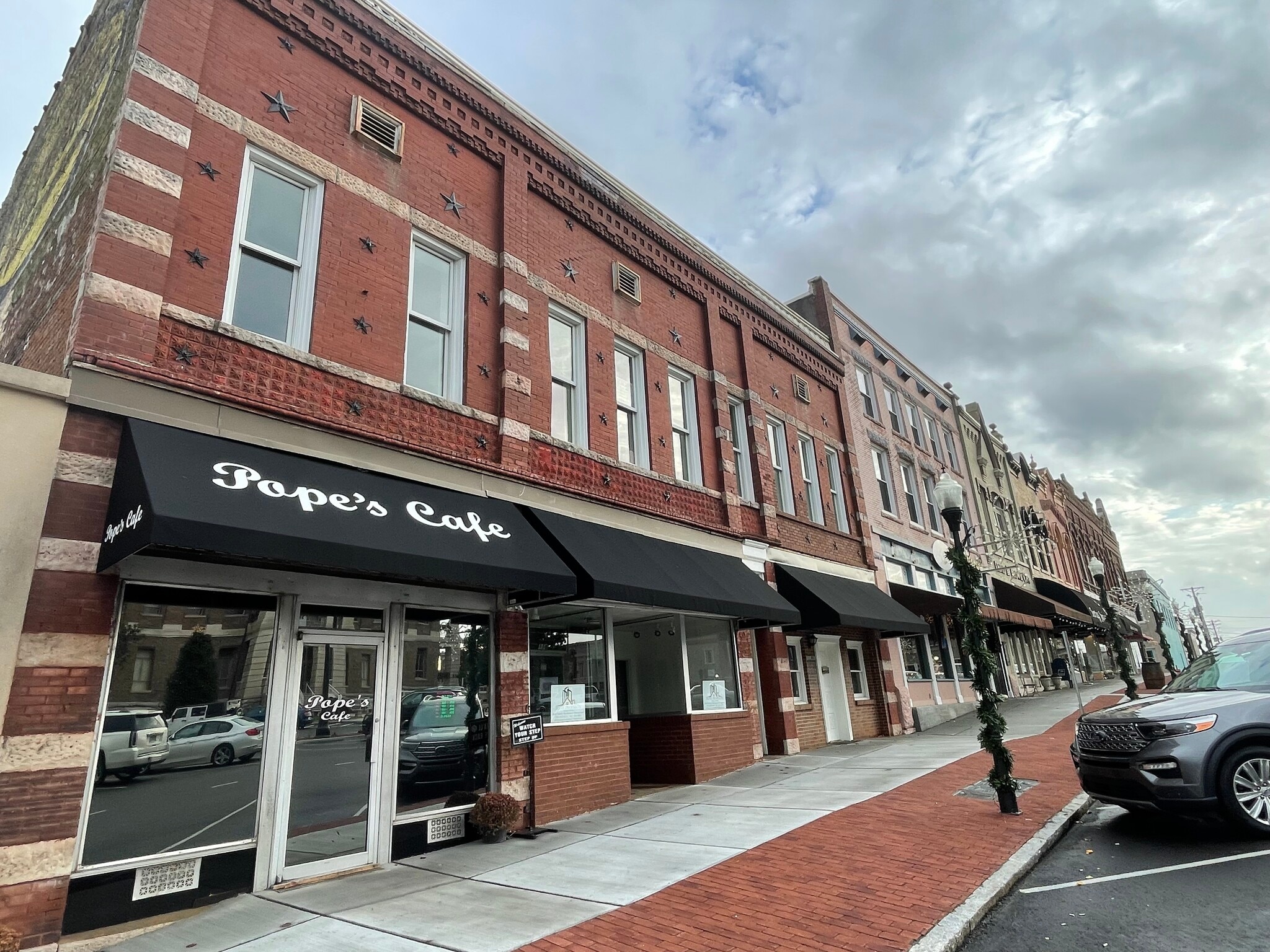 118 Public Sq E, Shelbyville, TN for lease Primary Photo- Image 1 of 4