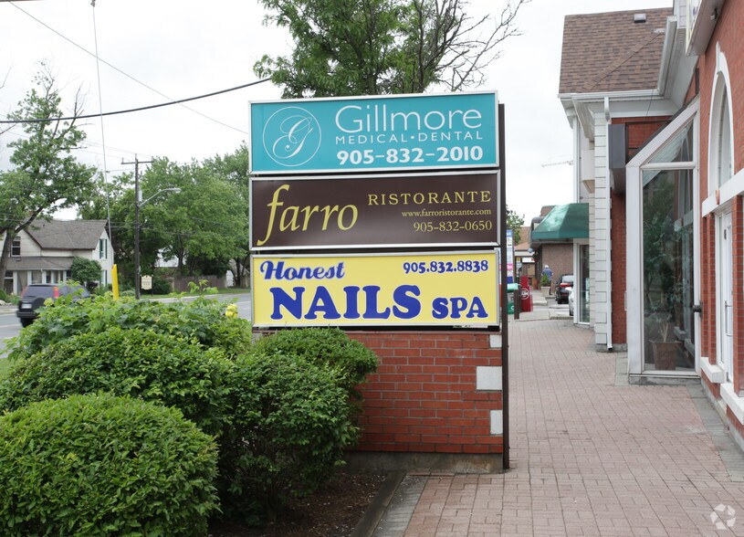 2316 Major Mackenzie Dr, Vaughan, ON à louer - Photo du bâtiment - Image 3 de 3