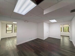 105 S Narcissus Ave, West Palm Beach, FL for lease Interior Photo- Image 1 of 7