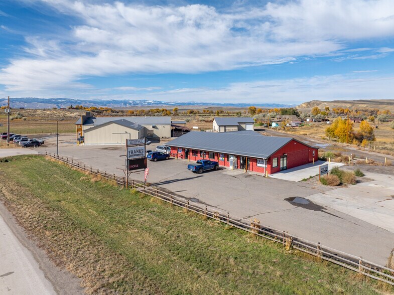 2024 Cy Ave, Casper, WY à vendre - Photo du bâtiment - Image 3 de 9