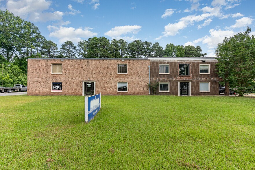 8360 Chapel Hill Rd, Cary, NC à vendre - Photo du bâtiment - Image 2 de 7