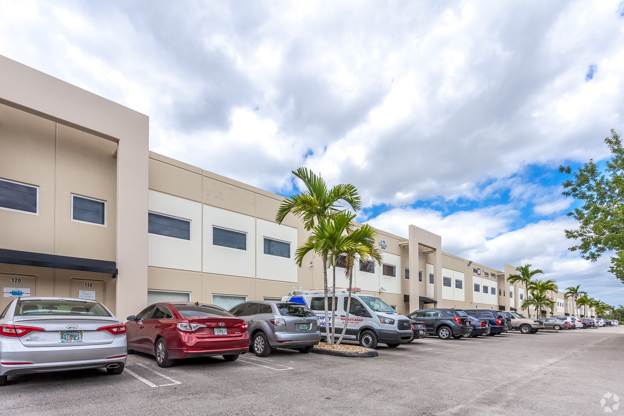 10800 NW 21st St, Miami, FL for lease Primary Photo- Image 1 of 28