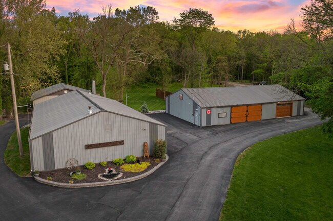 Plus de détails pour 11155 Hubbard Rd, Kansas City, KS - Flex à vendre