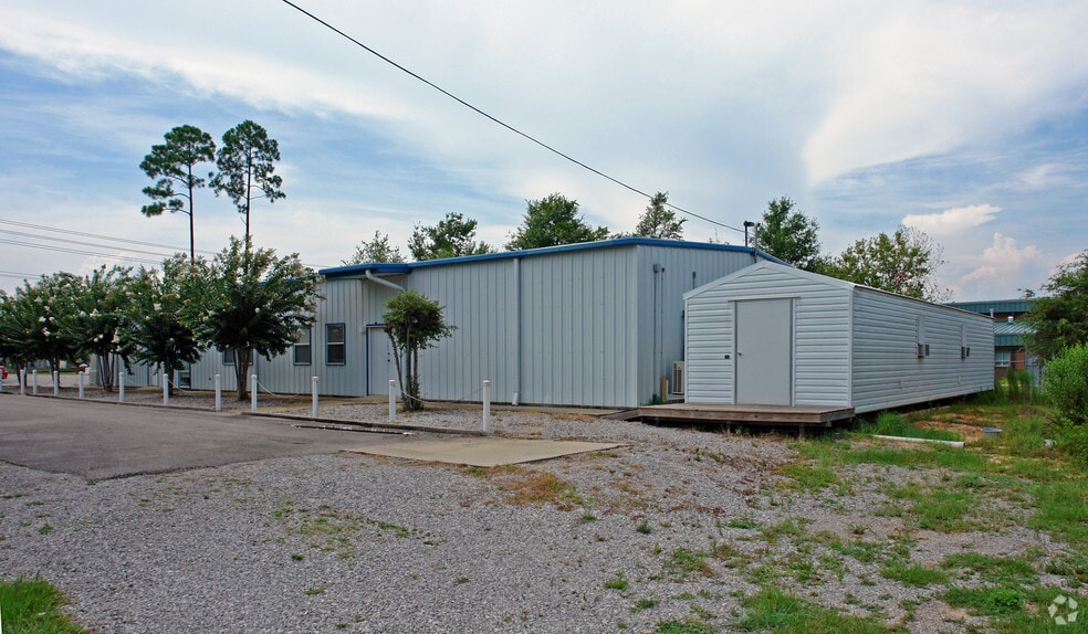 7794 Grow Dr, Pensacola, FL for lease - Building Photo - Image 2 of 12
