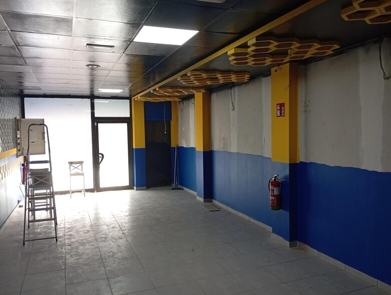Retail in Mataró, Barcelona for lease - Interior Photo - Image 2 of 4