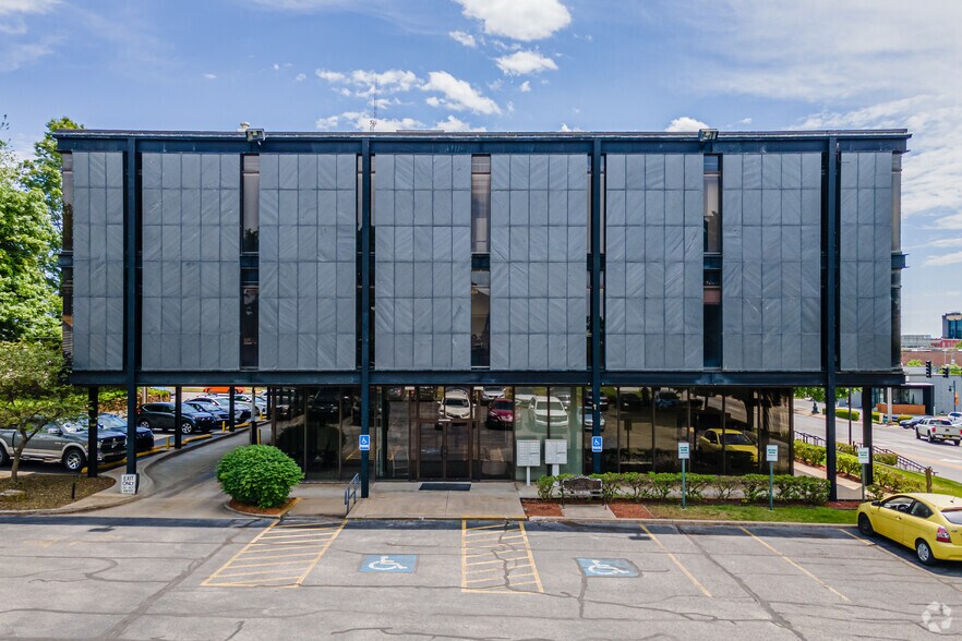 300 N College Ave, Fayetteville, AR à louer - Photo du bâtiment - Image 3 de 8