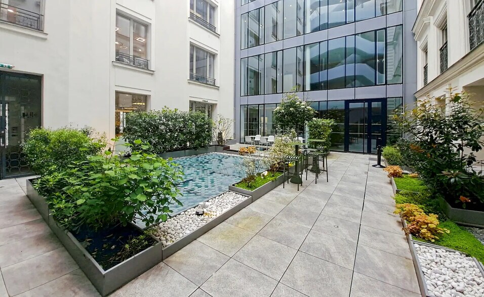 54 Rue De Londres, Paris à louer - Photo du bâtiment - Image 2 de 17