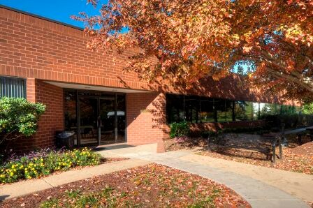 12350 Pinecrest Rd, Reston, VA à louer - Photo du bâtiment - Image 3 de 5