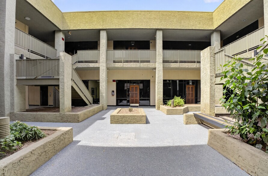 2920 N 24th Ave, Phoenix, AZ à vendre - Photo du bâtiment - Image 3 de 25
