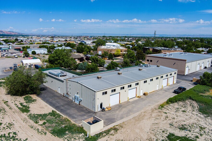 562 W Crete Cir, Grand Junction, CO à vendre - Photo du bâtiment - Image 3 de 32