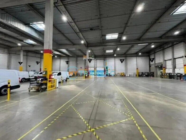 Industriel dans Bonneuil-sur-Marne à louer - Photo du bâtiment - Image 3 de 15