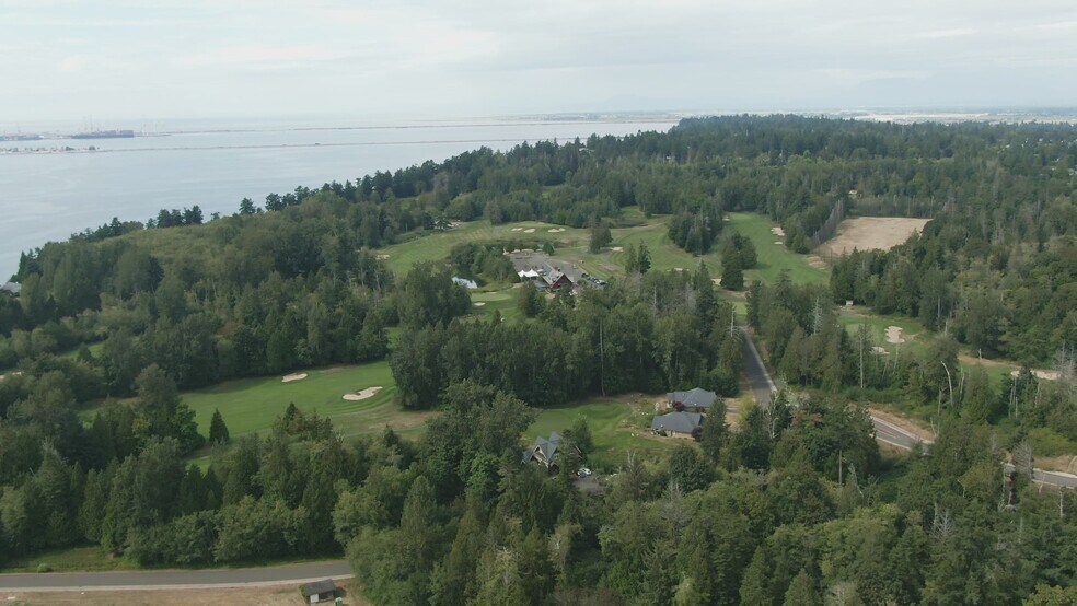 1317 Pelican Pl, Point Roberts, WA à vendre - Vidéo sur l’inscription commerciale - Image 2 de 39