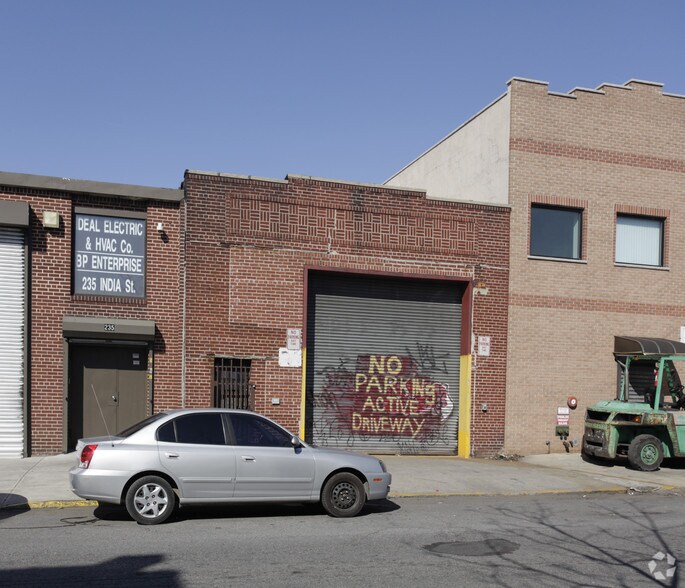 237 India St, Brooklyn, NY à louer - Photo principale - Image 1 de 4