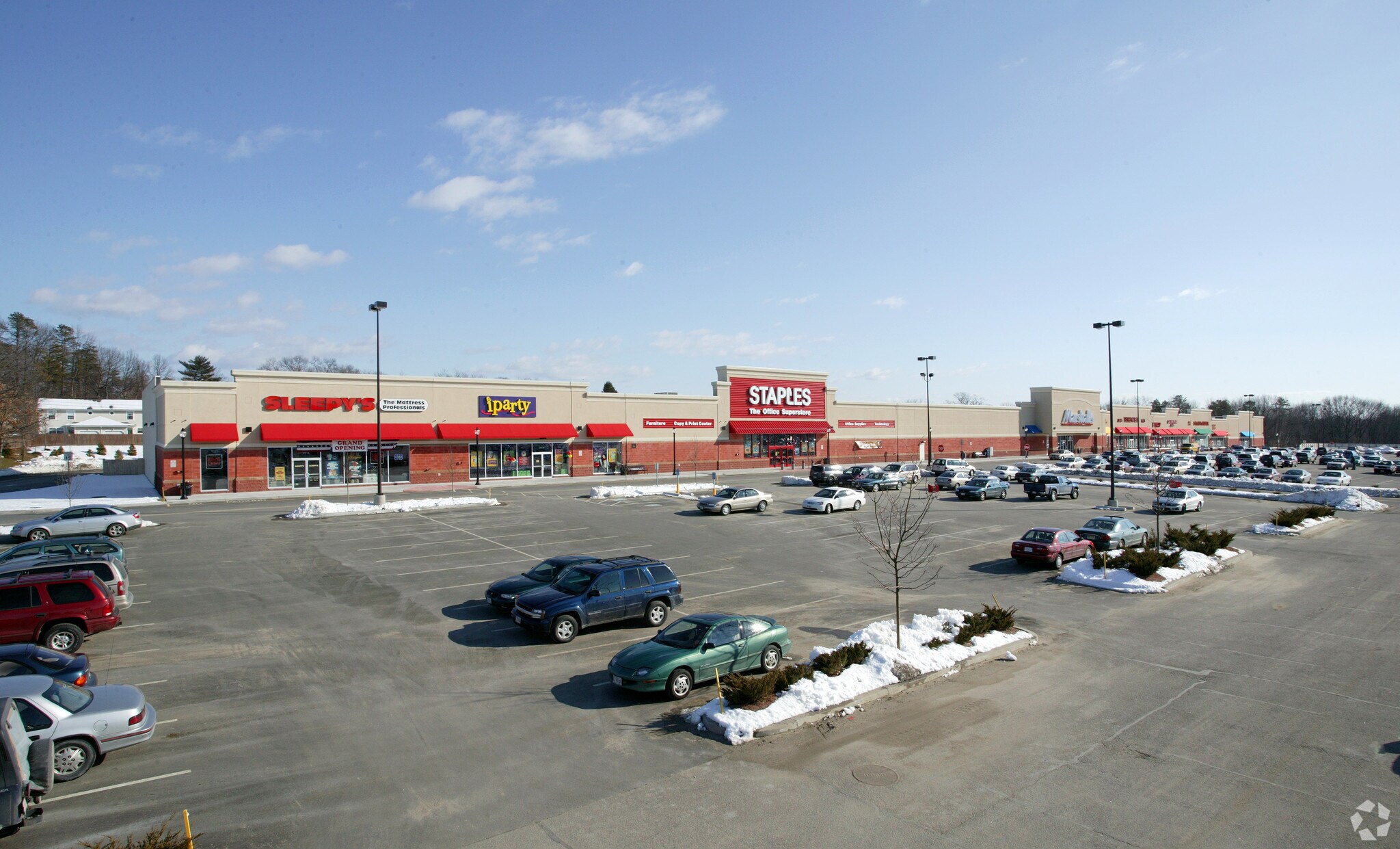 545-591 Memorial Dr, Chicopee, MA for lease Primary Photo- Image 1 of 8