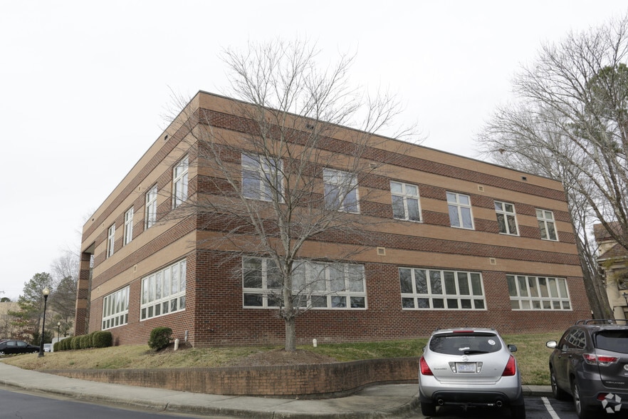 1504 E Franklin St, Chapel Hill, NC à vendre - Photo du bâtiment - Image 3 de 11