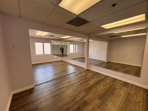 15928 Ventura Blvd, Encino, CA à louer Photo intérieure- Image 2 de 4