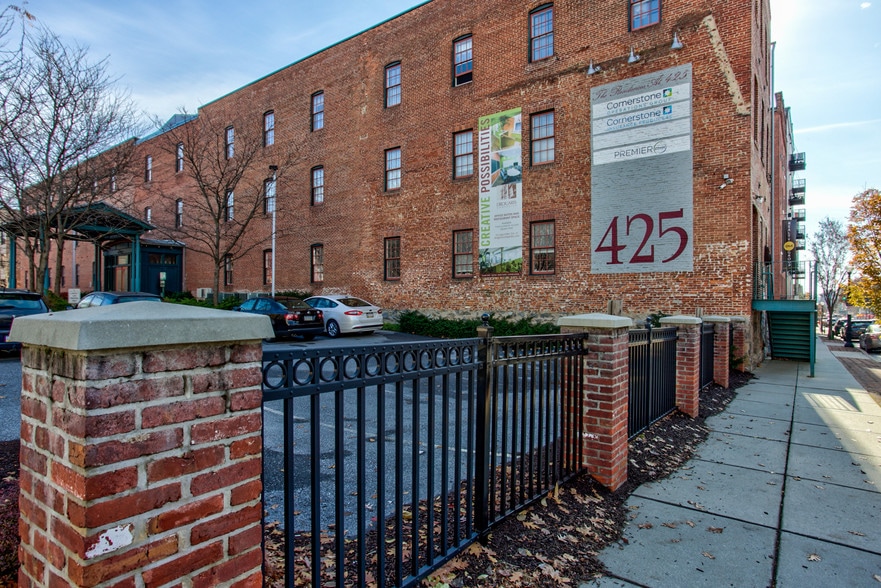 425 N Prince St, Lancaster, PA for lease - Building Photo - Image 1 of 17