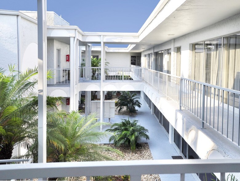 1200 N Central Ave, Kissimmee, FL à louer - Photo du bâtiment - Image 3 de 40