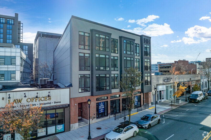 199 E Post Rd, White Plains, NY for sale - Building Photo - Image 2 of 21