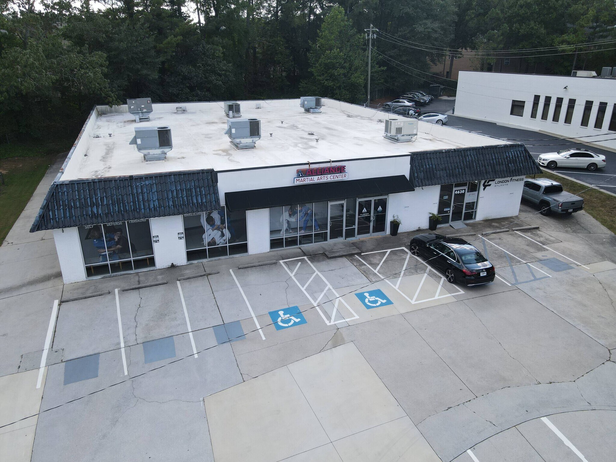4630 N Shallowford Rd, Dunwoody, GA à louer Aérien- Image 1 de 8