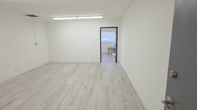 17018-17056 Devonshire St, Northridge, CA à louer - Vidéo sur l’inscription commerciale