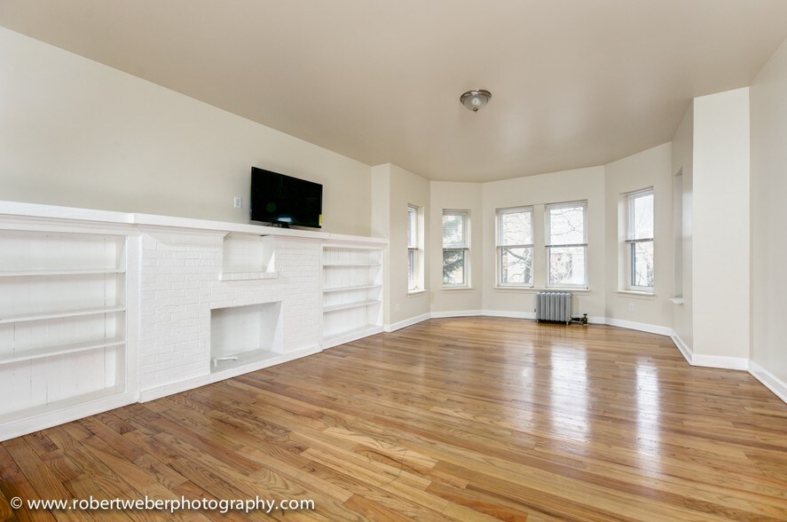 7041 S Merrill Ave, Chicago, IL for sale - Building Photo - Image 3 of 8