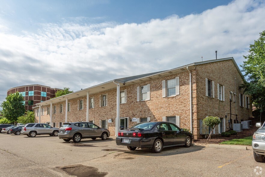 4780-4810 Munson St NW, Canton, OH à louer - Photo du bâtiment - Image 2 de 5