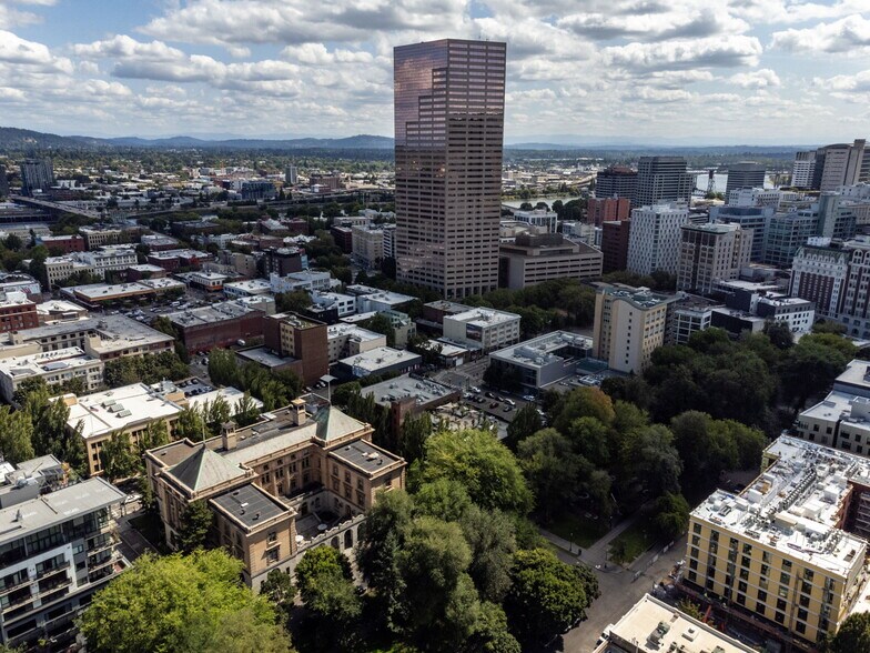 220 NW 8th Ave, Portland, OR à vendre - Photo du bâtiment - Image 2 de 10