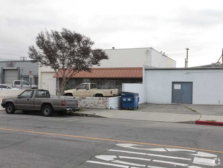 172 W Verdugo Ave, Burbank, CA à vendre - Photo du bâtiment - Image 2 de 2