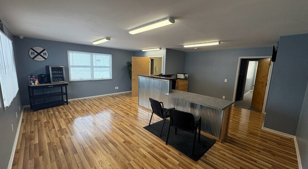 1003 N Saginaw St, Durand, MI à louer - Photo du bâtiment - Image 3 de 5