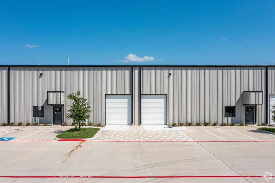 3550 E Long Ave, Fort Worth, TX à louer - Photo du bâtiment - Image 3 de 6
