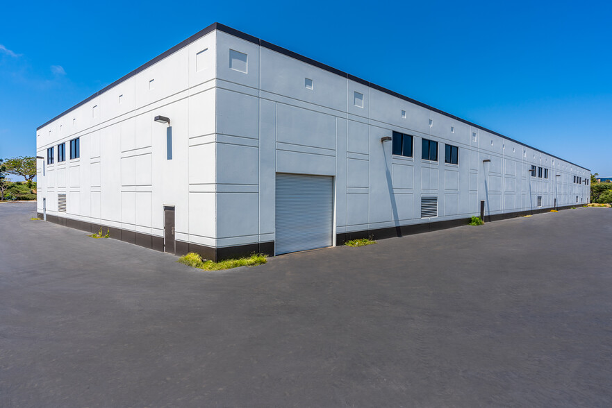 1695 Faraday Ave, Carlsbad, CA for lease - Building Photo - Image 3 of 4