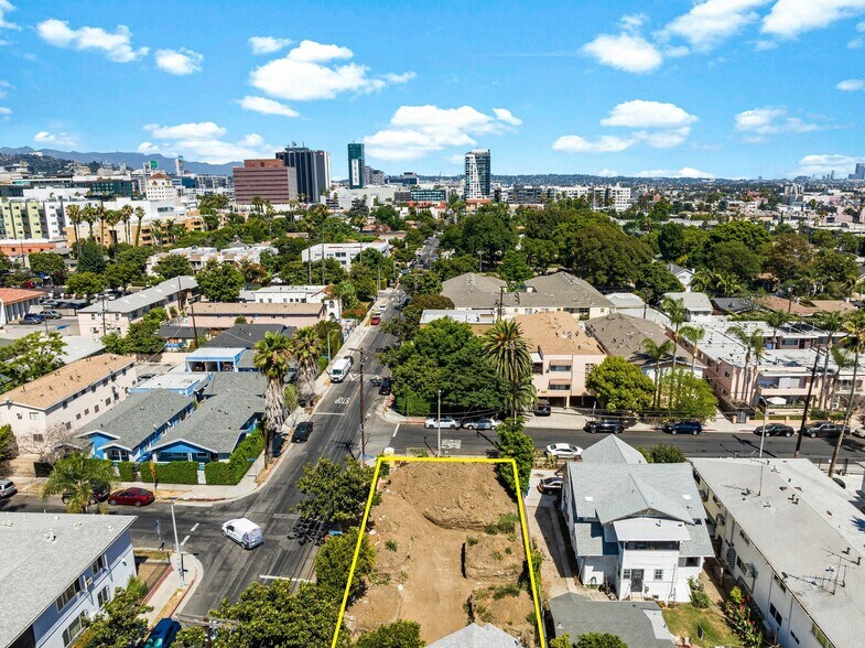 1357 N Las Palmas Ave, Los Angeles, CA à vendre - Photo du bâtiment - Image 2 de 7