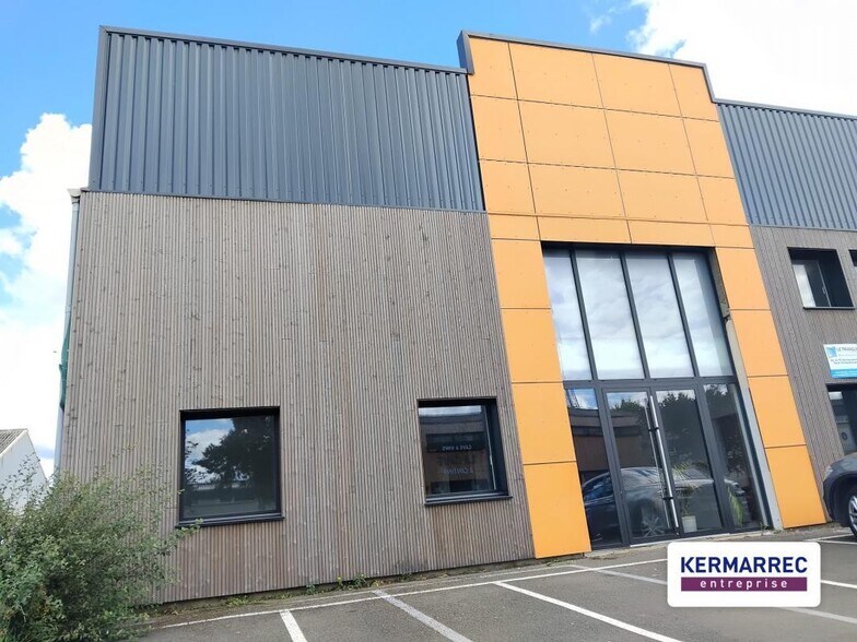 Flex in Pacé for lease - Building Photo - Image 1 of 9